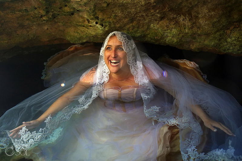 Потерявшая жениха девушка сделала "свадебную" фотосессию - ФОТО