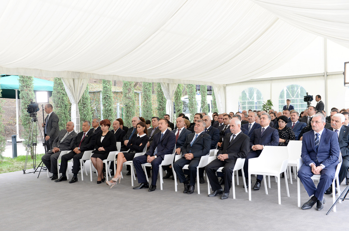 Президент Ильхам Алиев и его супруга Мехрибан Алиева приняли участие в церемонии открытия Губинского мемориального комплекса геноцида - ОБНОВЛЕНО - ФОТО