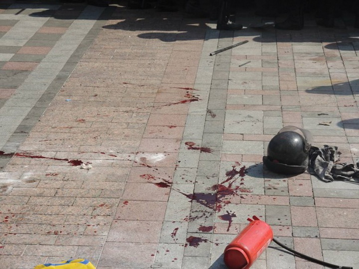 Бунт у Рады в Киеве: площадь залита кровью, есть погибшие - ОБНОВЛЕНО - ФОТО - ВИДЕО