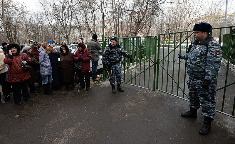 Школьник-отличник захватил школу в Москве: двое убитых - ОБНОВЛЕНО - ВИДЕО - ФОТО