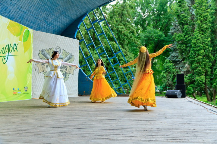 Липчанам представили азербайджанский народный танец - ФОТО