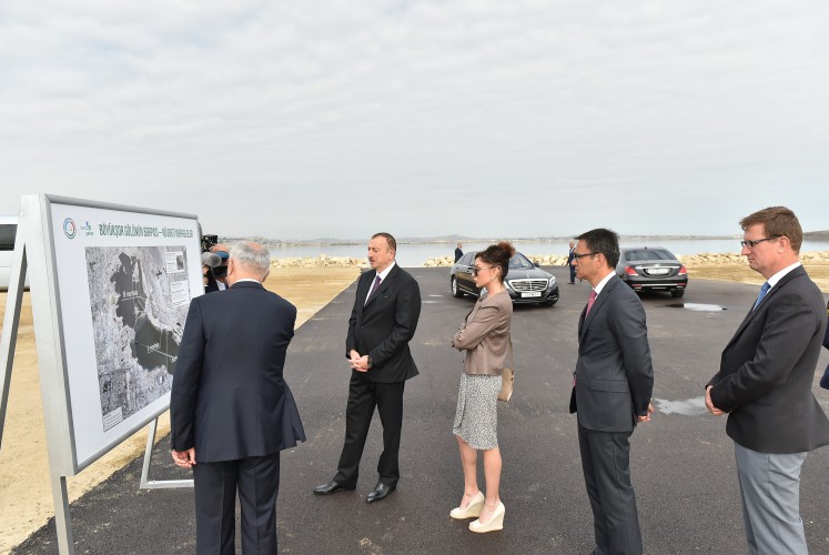 Президент Ильхам Алиев и его супруга Мехрибан Алиева приняли участие в открытии Беюкшорского бульвара и парка - ОБНОВЛЕНО - ФОТО - ВИДЕО