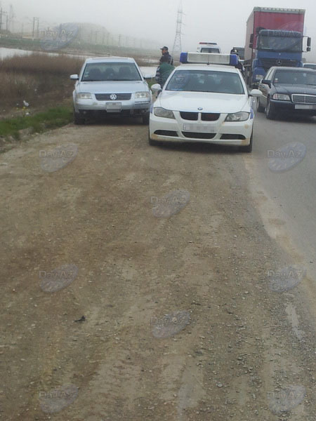 В Баку у водителя на дороге случился приступ – ФОТО