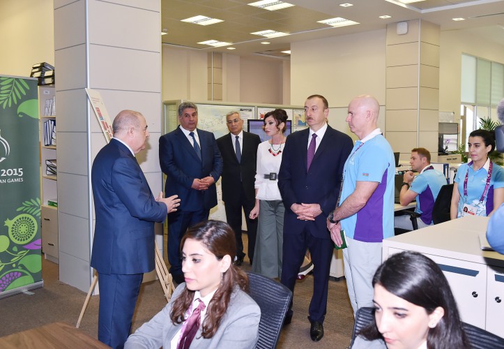Президент Ильхам Алиев и его супруга Мехрибан Алиева ознакомились с главным офисом Операционного комитета первых Евроигр - ОБНОВЛЕНО - ФОТО