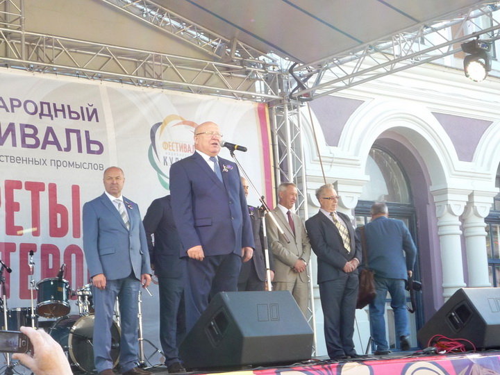 Азербайджанцы Нижнего Новгорода отпраздновали день России и день города - ФОТО