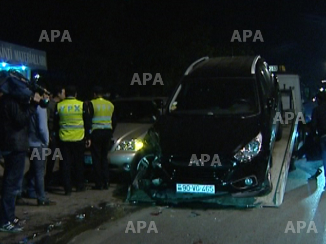 В Баку произошла цепная авария, машины серьезно пострадали - ФОТО