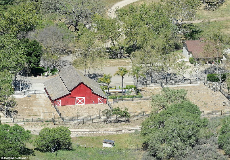 В США продается знаменитое ранчо Майкла Джексона - ФОТО