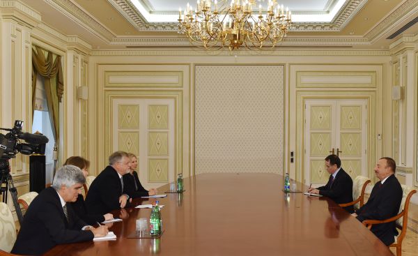 Президент Ильхам Алиев принял вице-спикера парламента Австрии, спецпредставителя ЕС по Южному Кавказу, председателя парламента Албании и главу "Роснефти" - ФОТО