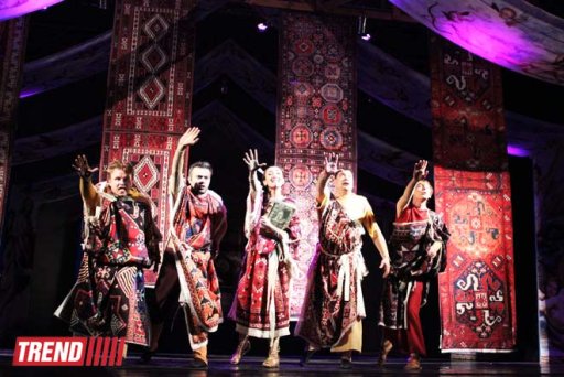 На бакинской сцене показали спектакль "Сон в летнюю ночь" - ФОТО