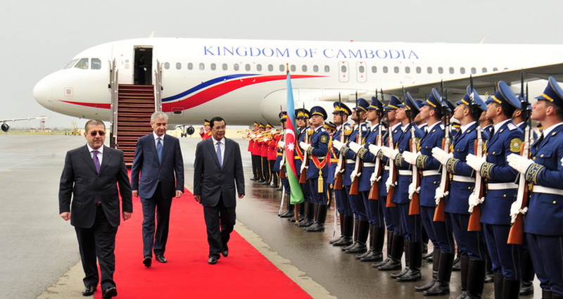 Премьер-министр Камбоджи прибыл с визитом в Азербайджан - ОБНОВЛЕНО - ФОТО