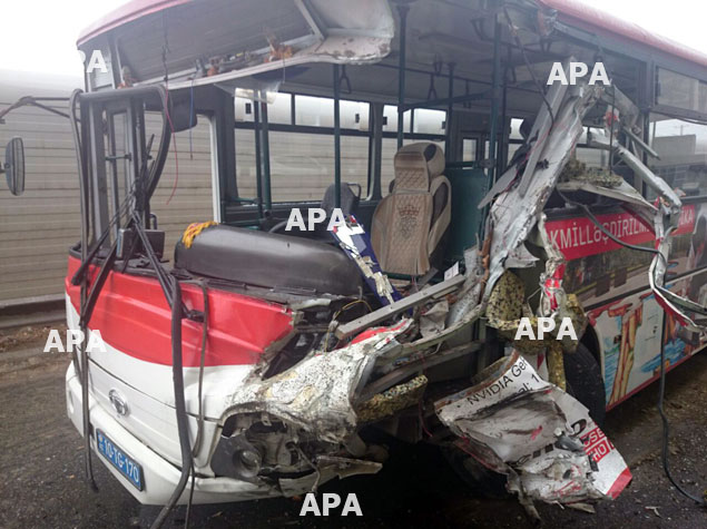 В Баку автобус врезался в грузовик: есть пострадавшие - ОБНОВЛЕНО - ФОТО