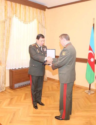 Глава Генштаба ВС России награжден медалью минобороны Азербайджана - ФОТО