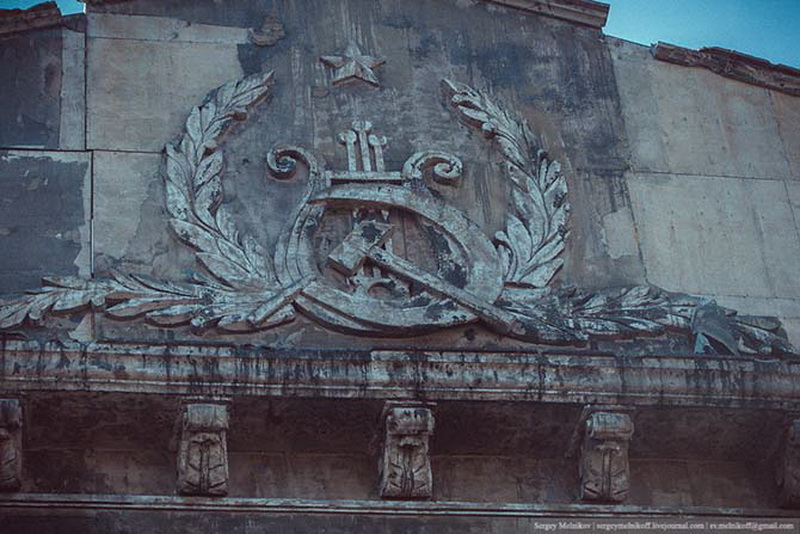 Декорации кварталов разрушенного Сталинграда - ФОТОСЕССИЯ