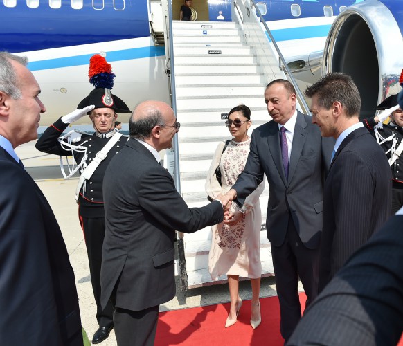 Президент Ильхам Алиев и его супруга Мехрибан Алиева приняли участие в "Национальном дне" в азербайджанском павильоне выставки "Milan Expo 2015" - ОБНОВЛЕНО - ФОТО