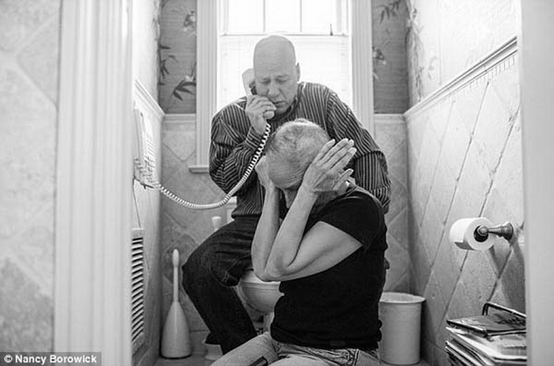 Дочь сделала трогательную фотосессию больных раком родителей - ФОТО