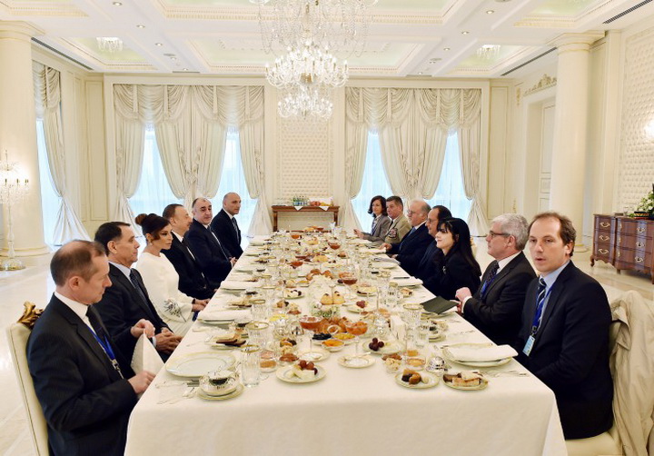 Состоялся совместный обед Президента Ильхама Алиева и Президента Франсуа Олланда - ФОТО - ВИДЕО