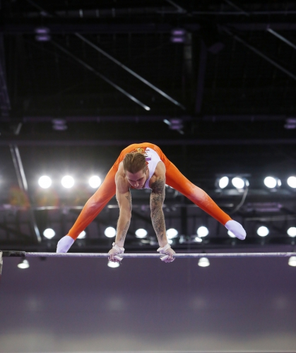 Первая леди Мехрибан Алиева вручила медали победителям мужских соревнований по спортивной гимнастике - ОБНОВЛЕНО - ФОТО
