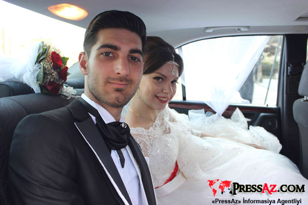Azərbaycanlı müğənni rus xanımla evləndi - FOTO
