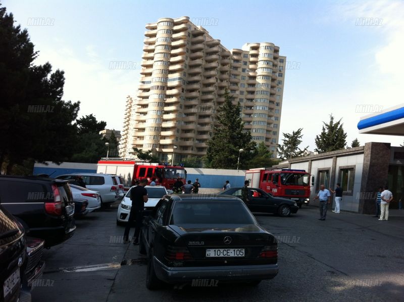 В Баку на автозаправке произошел пожар – ФОТО