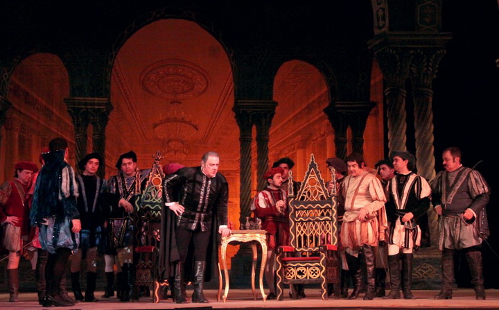 Игры в чувства: на бакинской сцене показали "Риголетто" в исполнении звезд - ФОТО - РЕПОРТАЖ