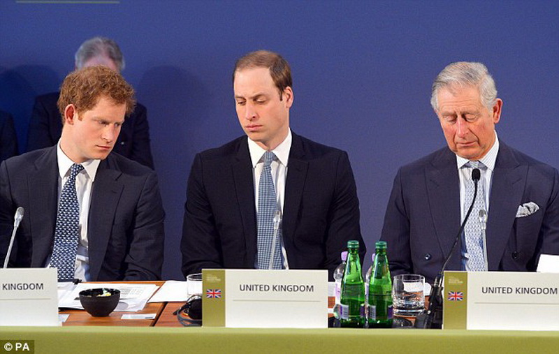 Скандал: снимок принца Гарри вызвал волну возмущения в Сети - ФОТО