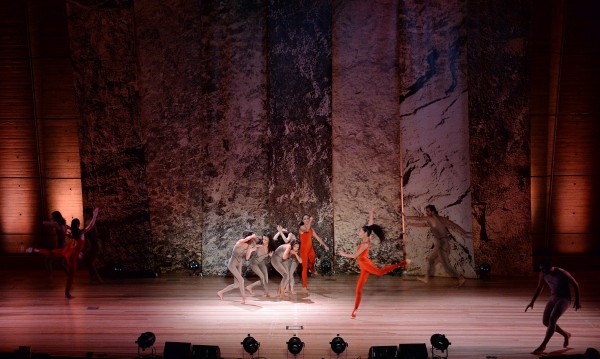 Первая леди Азербайджана Мехрибан Алиева присутствовала на показе балета "Тени Гобустана" в ЮНЕСКО - ФОТО