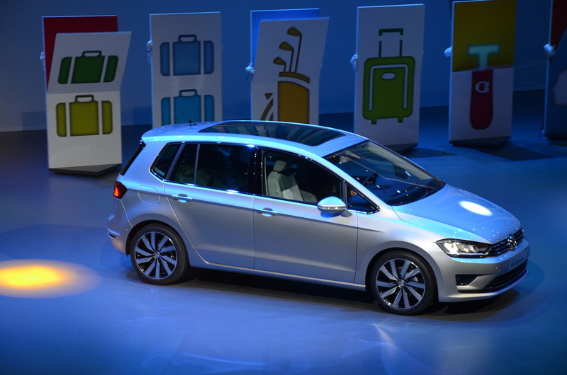 Volkswagen плюсы и минусы. Volkswagen Golf Sportsvan 2019. Volkswagen Golf Plus 2021. Volkswagen Golf Plus 2017. Golf Sportsvan 2018.