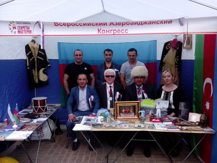 Азербайджанцы Нижнего Новгорода отпраздновали день России и день города - ФОТО