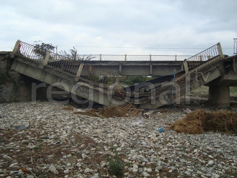 Обрушилась часть моста на центральной автомагистрали Баку-Губа-Россия – ОБНОВЛЕНО - ФОТО