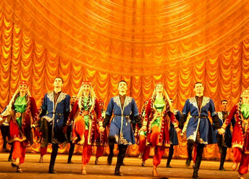 Сокровищница веков: азербайджанский национальный костюм – ФОТО - ОПРОС