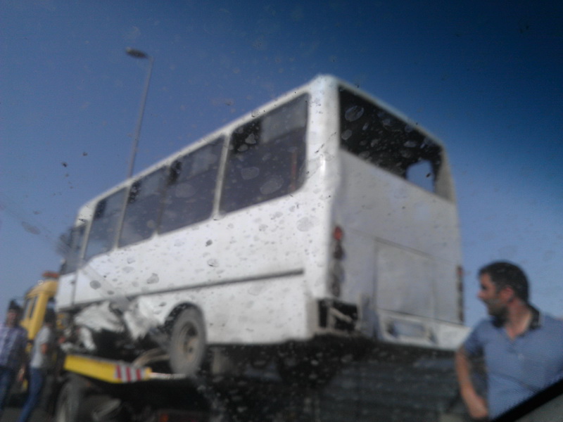 В Баку автобус совершил аварию: есть раненые - ОБНОВЛЕНО - ФОТО