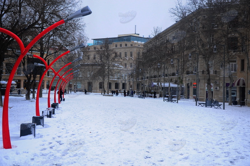 Баку изменился. Баку снег на бульваре. Baku in Snow. Как изменился Баку за 10 лет.