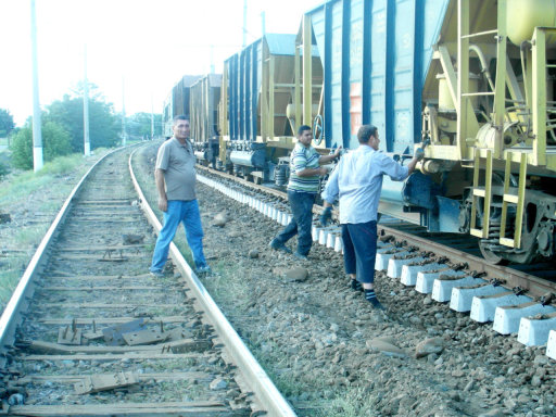 Идет капремонт железной дороги в направлении Грузии - ФОТО