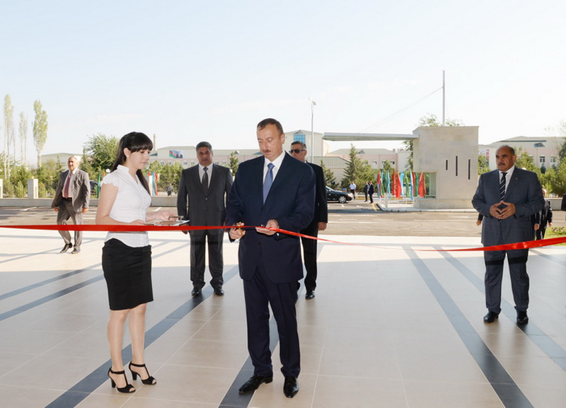 Президент Ильхам Алиев: "Успешное развитие Азербайджана – это уже реальность, которая ни у кого не вызывает сомнений" - ОБНОВЛЕНО - ФОТО