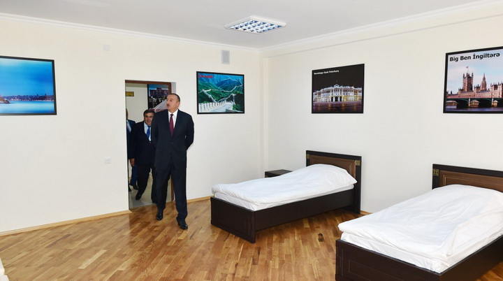 Президент Ильхам Алиев ознакомился с условиями в Бакинском профлицее №5 и школе-лицее №264 после ремонта и реконструкции - ОБНОВЛЕНО - ФОТО