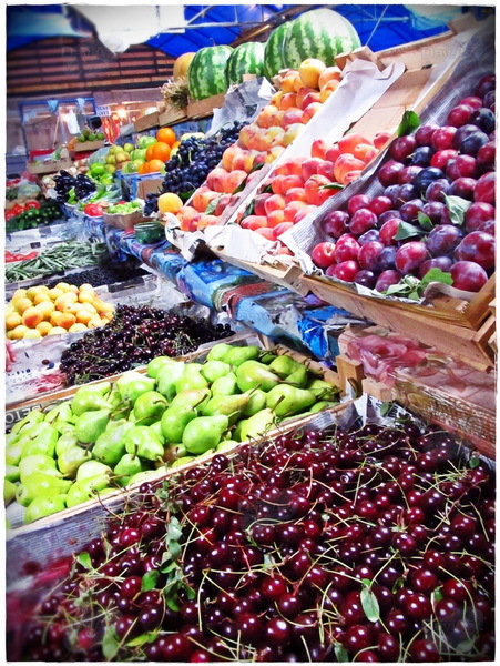 Плодовое царство. Баку рынок. Азербайджанский рынок фруктовых. Рынок в Баку продуктовый. Зеленый рынок Баку.