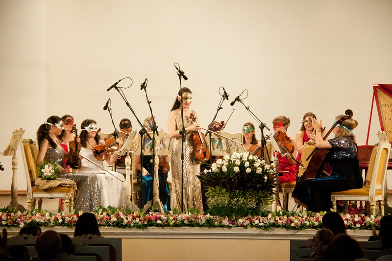 В Баку выступил английский женский оркестр "FeMusa" - ФОТО