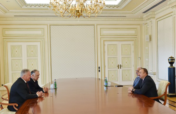 Президент Ильхам Алиев принял представителей Всеобщей конфедерации профсоюзов и губернатора Астраханской области - ОБНОВЛЕНО - ФОТО