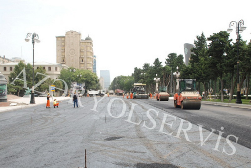 Ускорены ремонтные работы на проспекте Нефтяников в Баку - ФОТО
