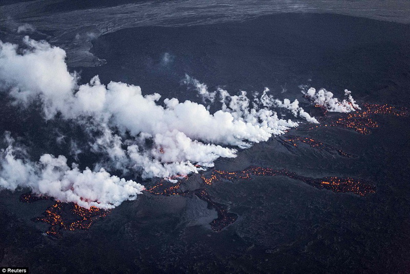 Исландию трясет: спустя 537 лет проснулся вулкан - ФОТО