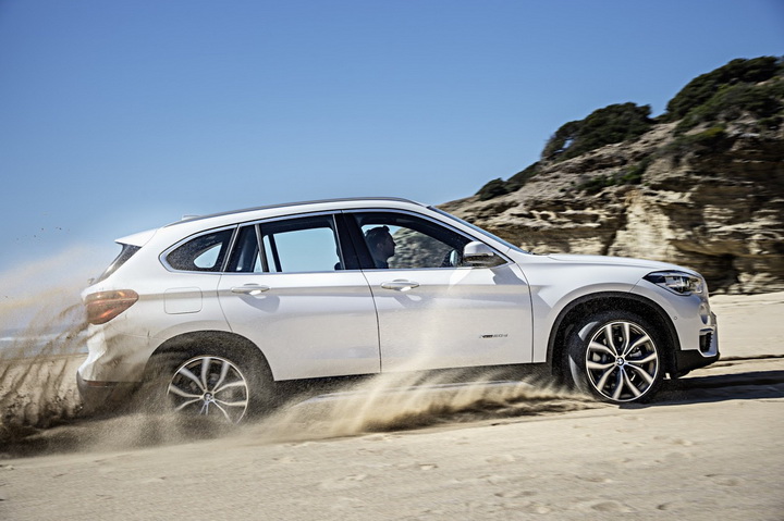 BMW официально представила новое поколение X1 - ФОТО