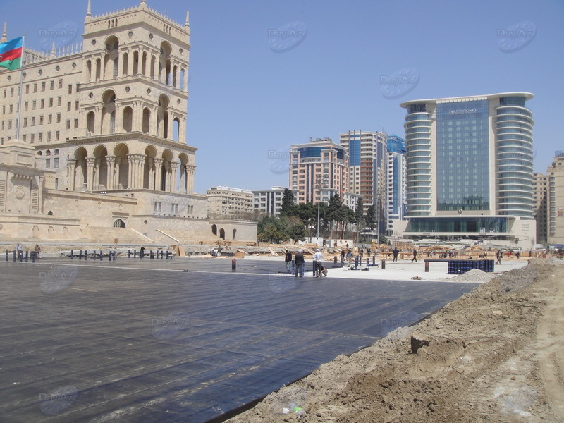 Когда завершится строительство паркинга на площади "Азадлыг"? - ФОТО - ОПРОС