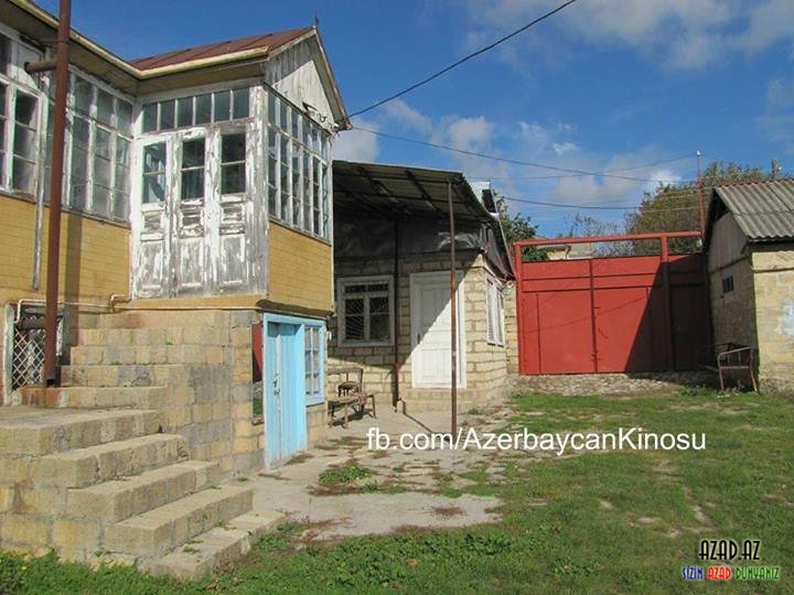 Azərbaycanın ən məşhur bəyi bu evdən oğurlanıb - FOTO
