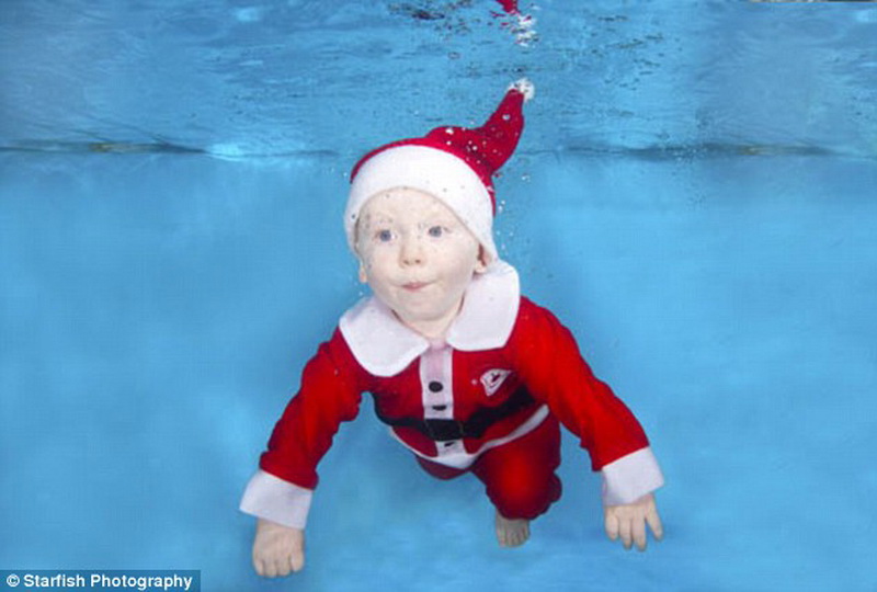 Они поднимут вам настроение: снимки малышей под водой - ФОТО