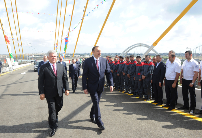 Президент Ильхам Алиев принял участие в открытии разноуровневого дорожного узла близ станции метро "Кероглу" - ФОТО