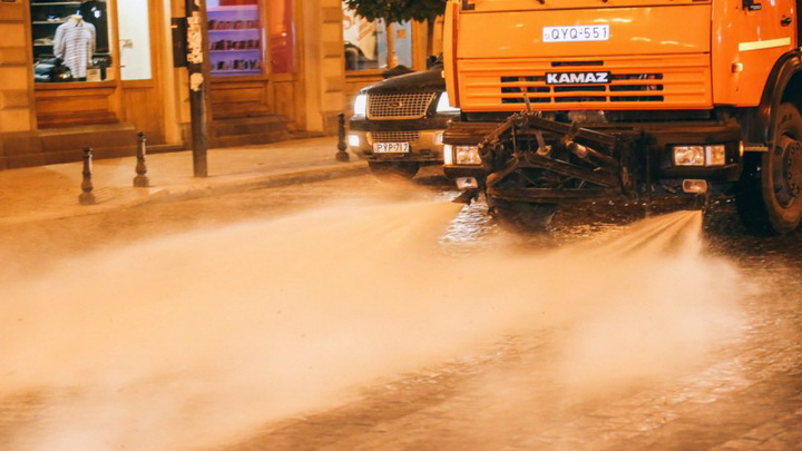 Улицы Тбилиси отмыли от грязи после наводнения - ФОТО