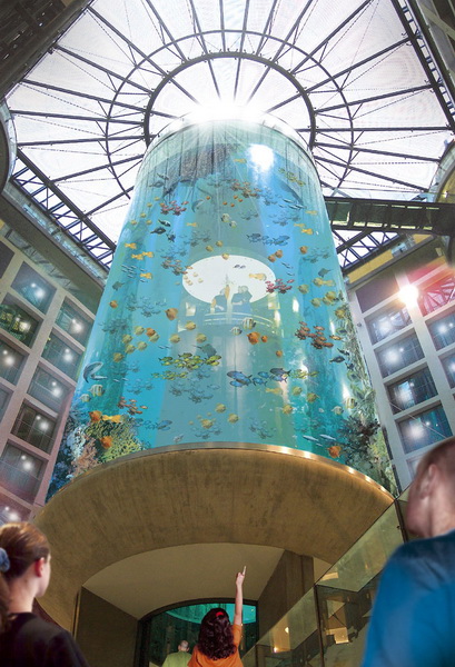 Самый большой в мире цилиндрический аквариум - ФОТОСЕССИЯ