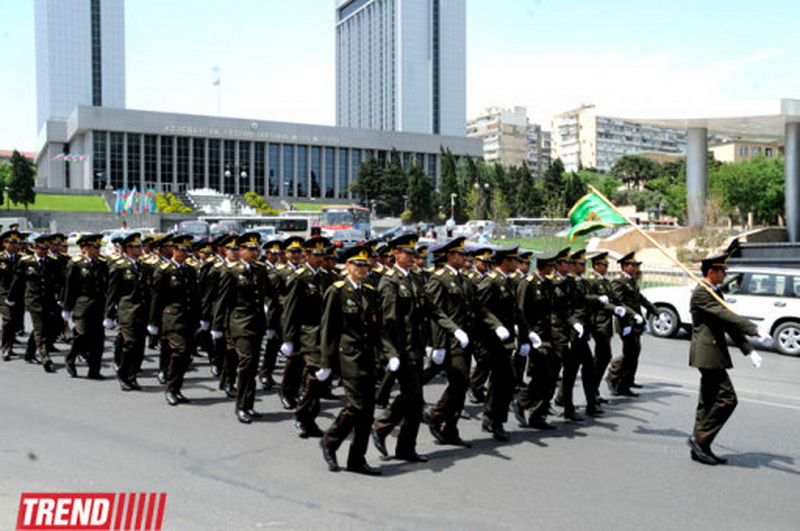 В Баку прошло шествие военных - ОБНОВЛЕНО - ФОТО