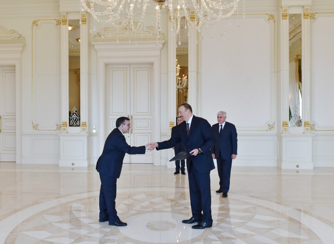 Президент Ильхам Алиев принял верительные грамоты новоназначенных послов Республики Сейшельские Острова, Ирландии, Эквадора, Перу и Уругвая - ОБНОВЛЕНО - ФОТО - ВИДЕО