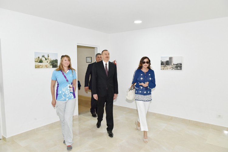 Президент Ильхам Алиев и его супруга Мехрибан Алиева приняли участие в открытии Деревни атлетов и Медиа-деревни - ОБНОВЛЕНО - ФОТО